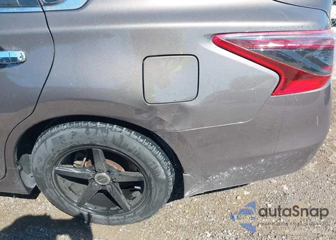 2015 Nissan Altima 2.5 S из США, поврежденный, VIN 1N4AL3AP2FN384020